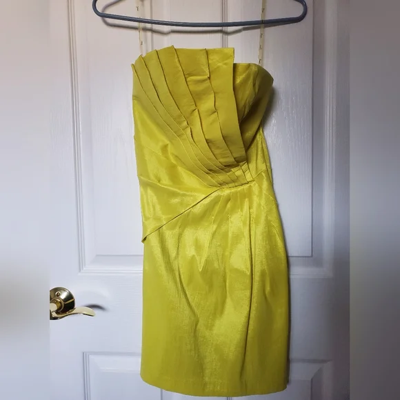 🔴 Yellow formal strapless mini dress - Picture 1 of 4